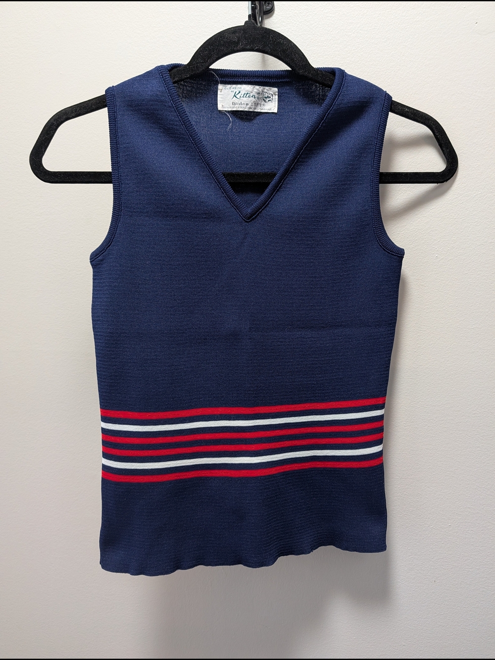 Vtg Glenayr "Kitten" Top